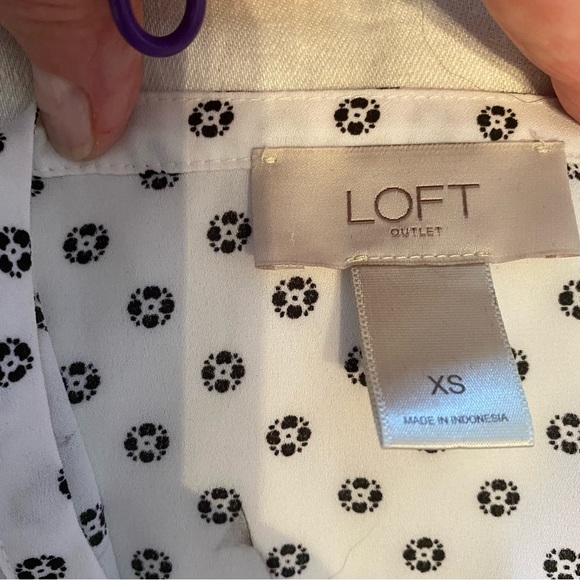 Loft extra small sleeveless top.  White with black detail. - Picture 5 of 7